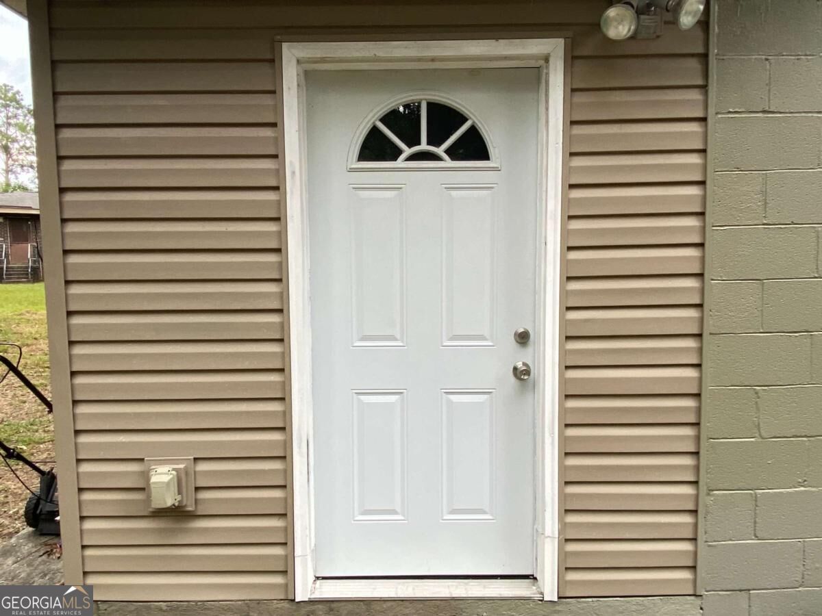 433 Walter St NW — photo