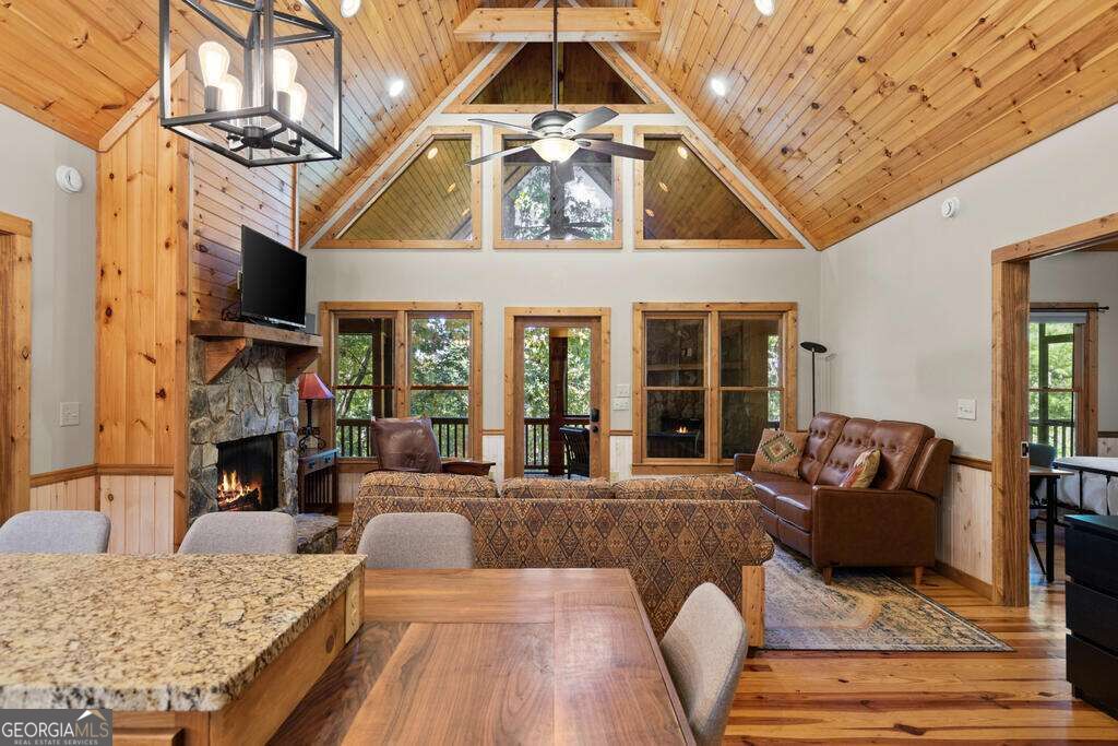 82 Queens Lane, Blue Ridge, GA 30513 — photo 3