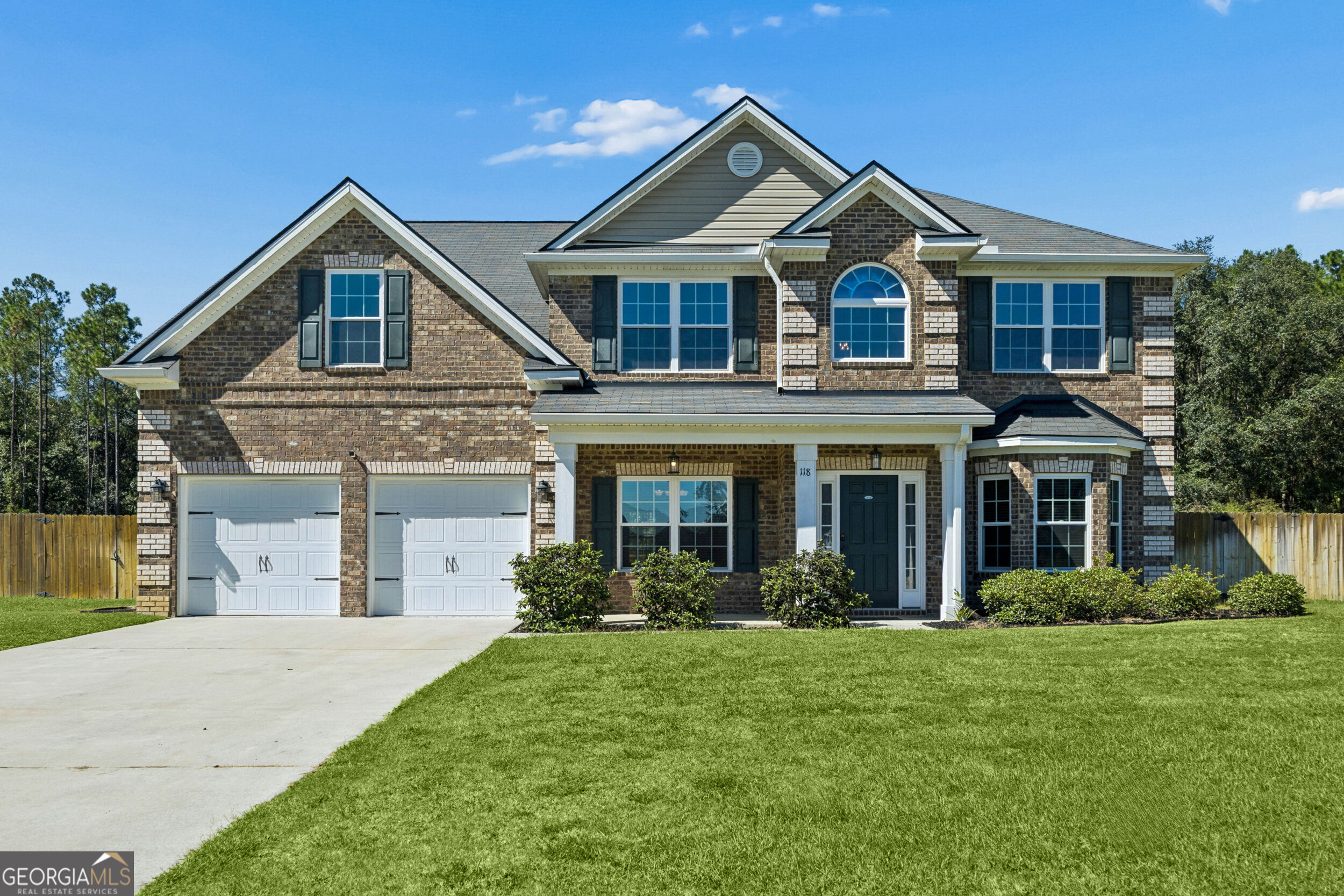 118 Fairview Dr NE — photo