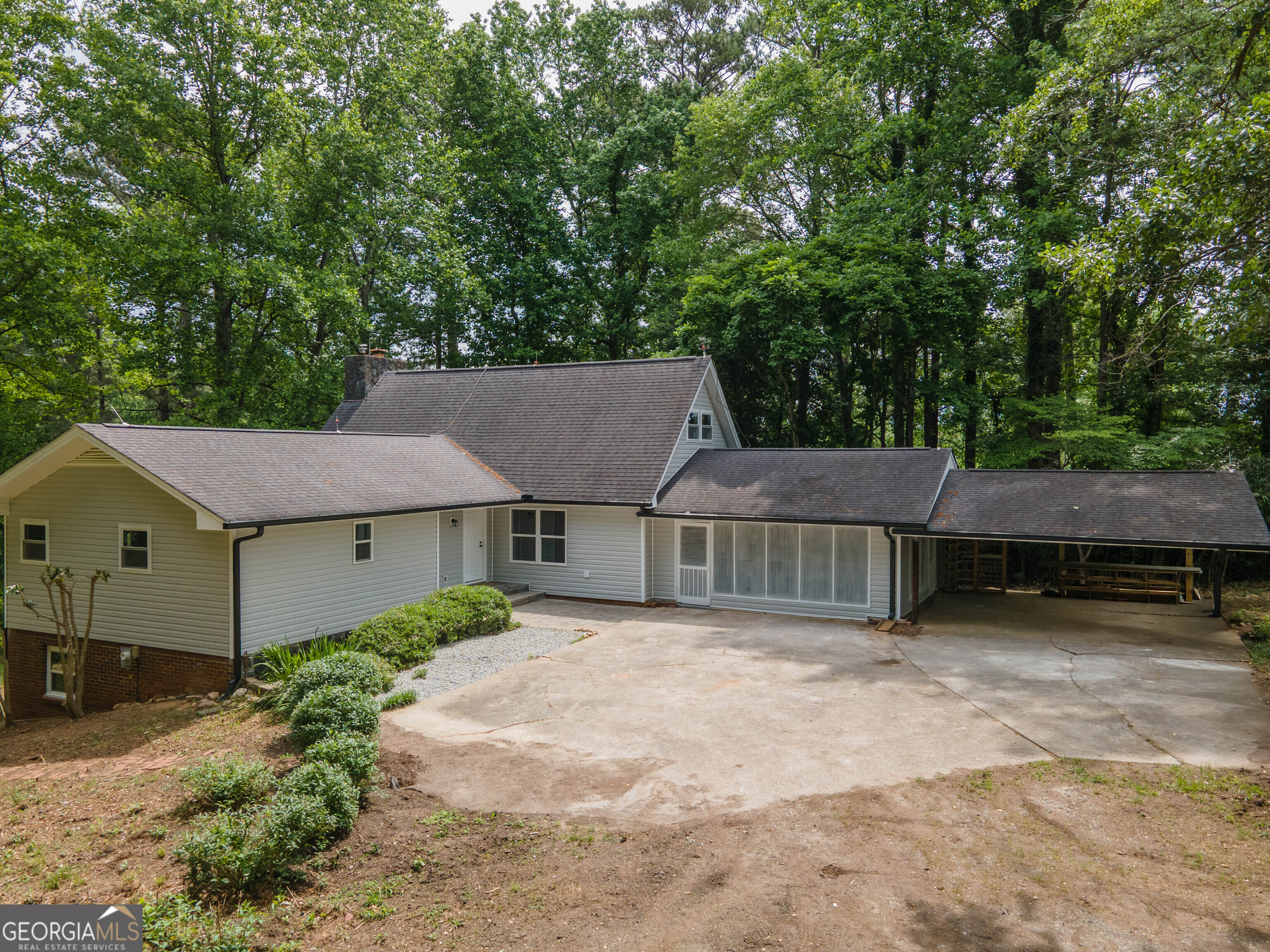 370 McDonough Rd — photo