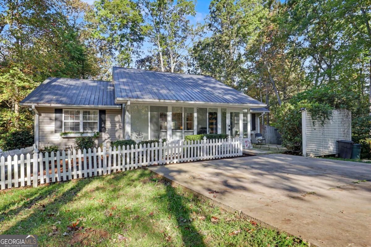 17 Ellen Dr — photo