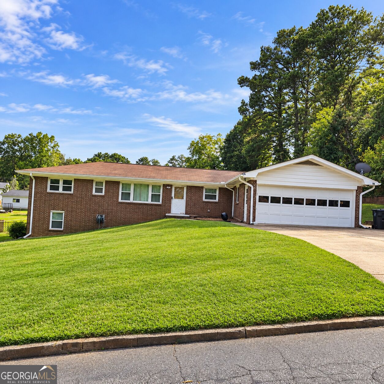 1515 Patricia Dr — photo