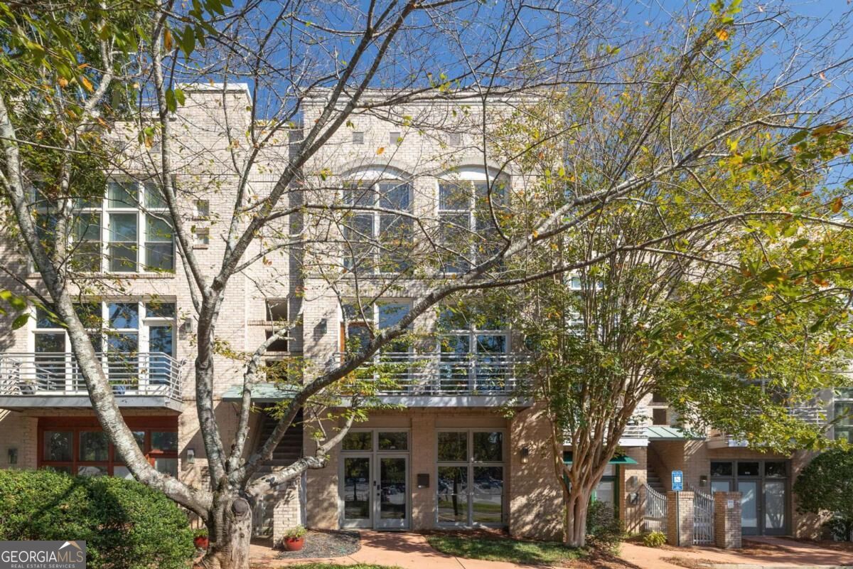 1261 Apple Valley Rd NE — photo