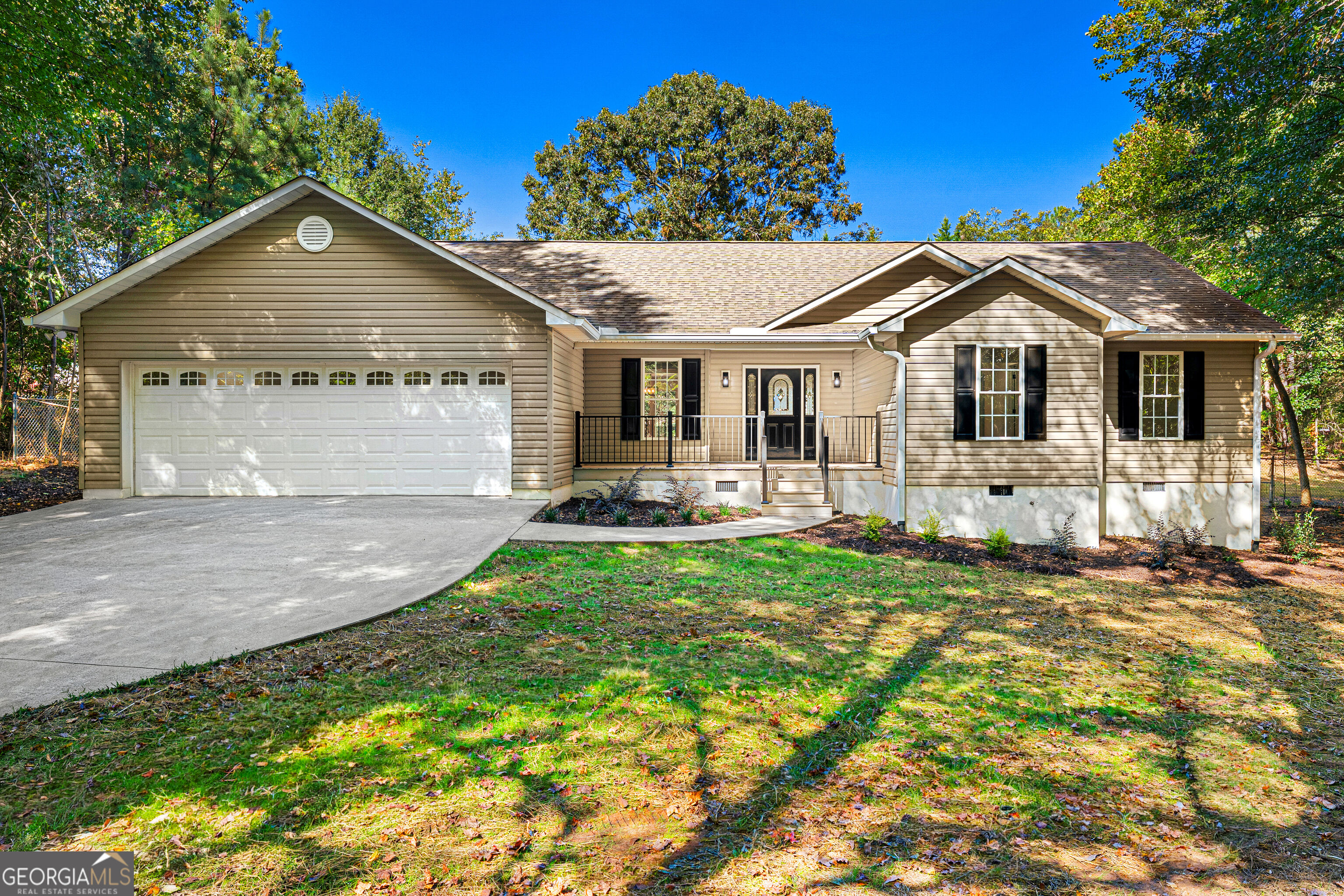 416 Greenbriar Dr — photo