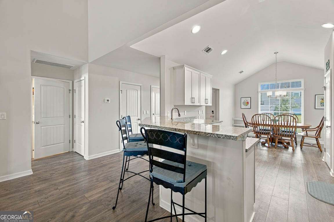 255 Chestnut Dr — photo
