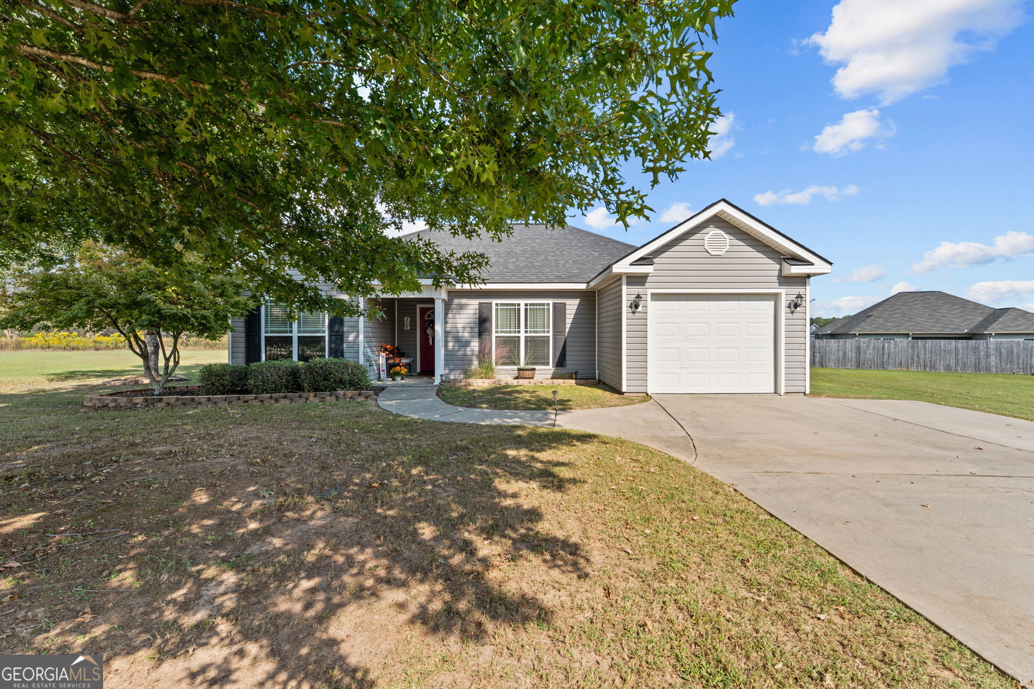 216 Ellington Ct — photo