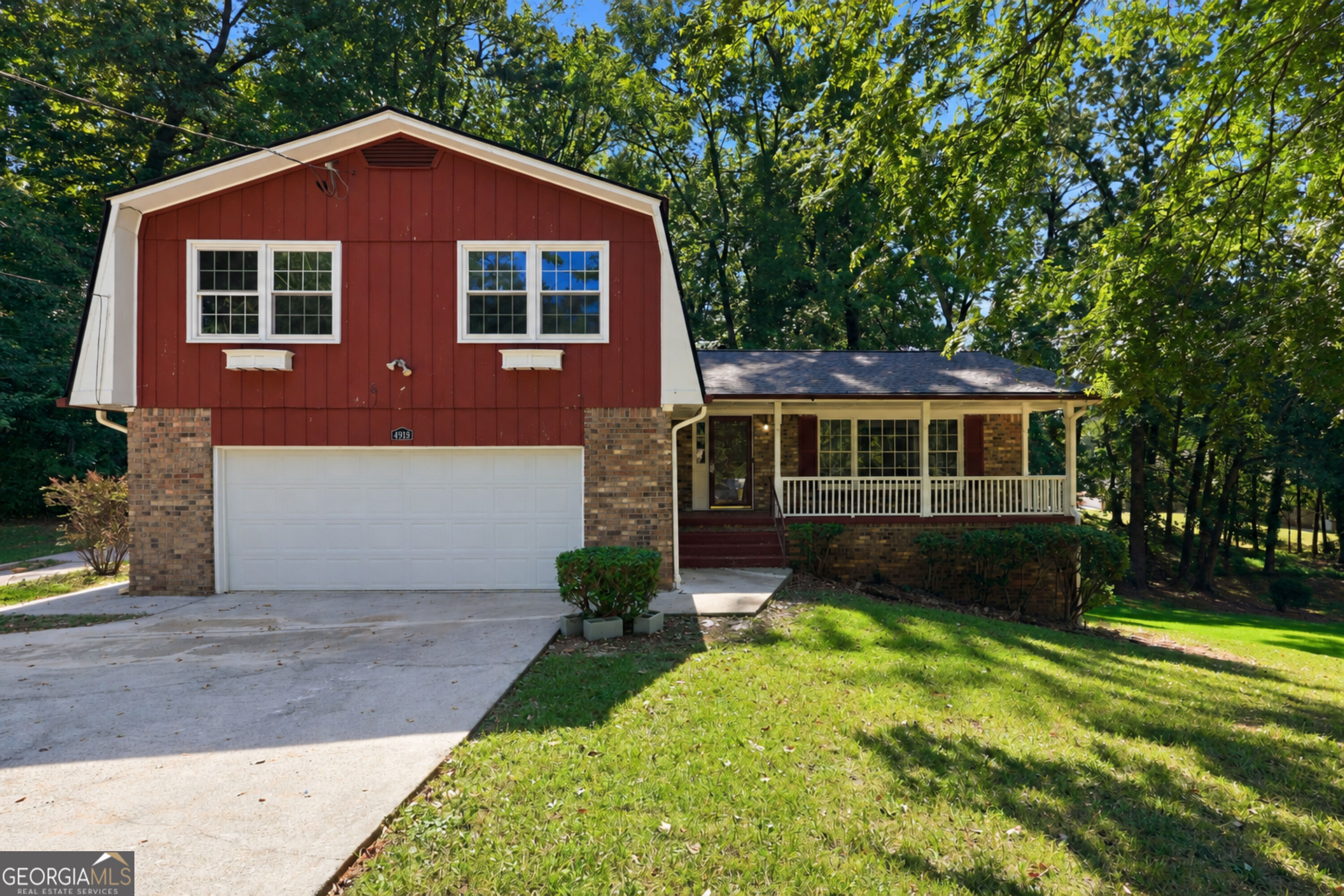 4919 Thames Ct — photo