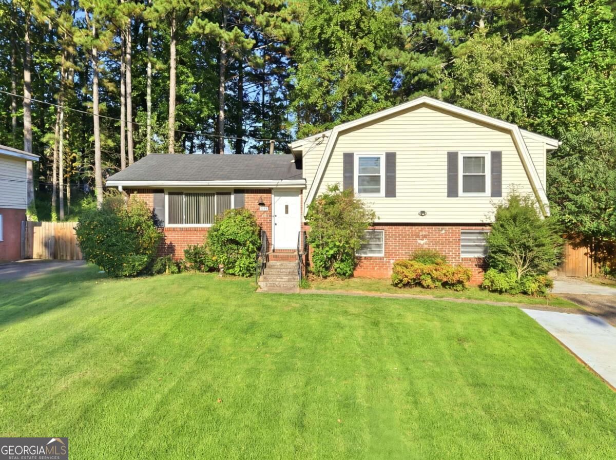 2938 Dover Dr — photo