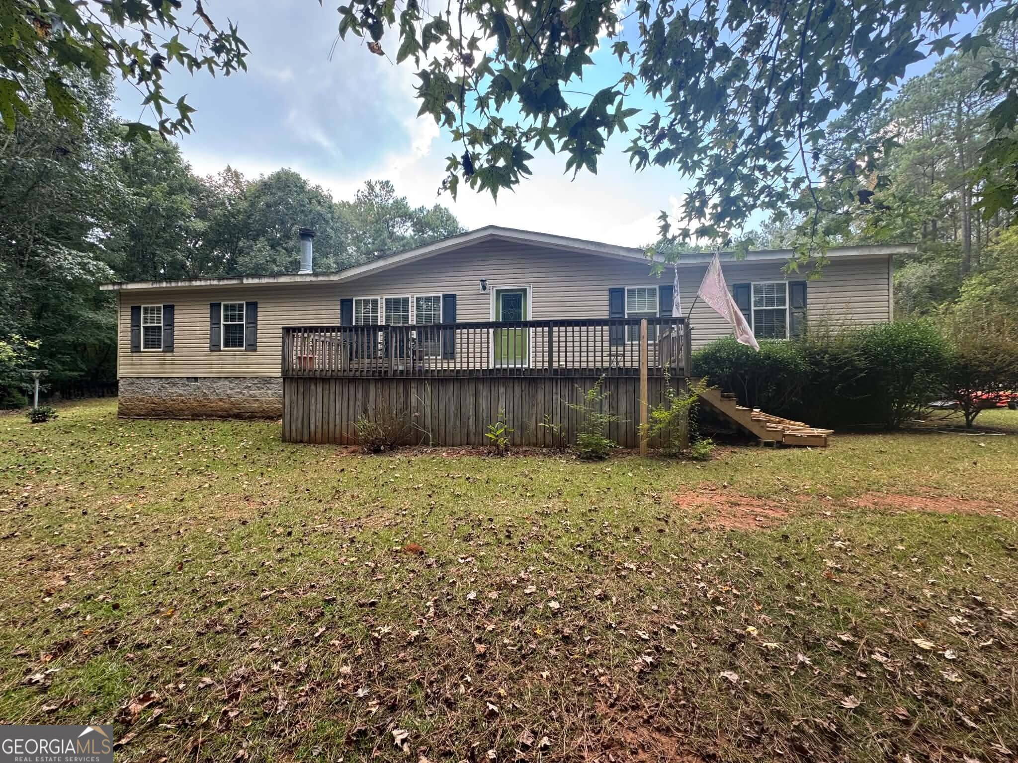 208 Lakeshore Dr — photo