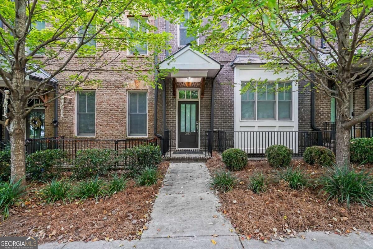 257 Cole St NE — photo