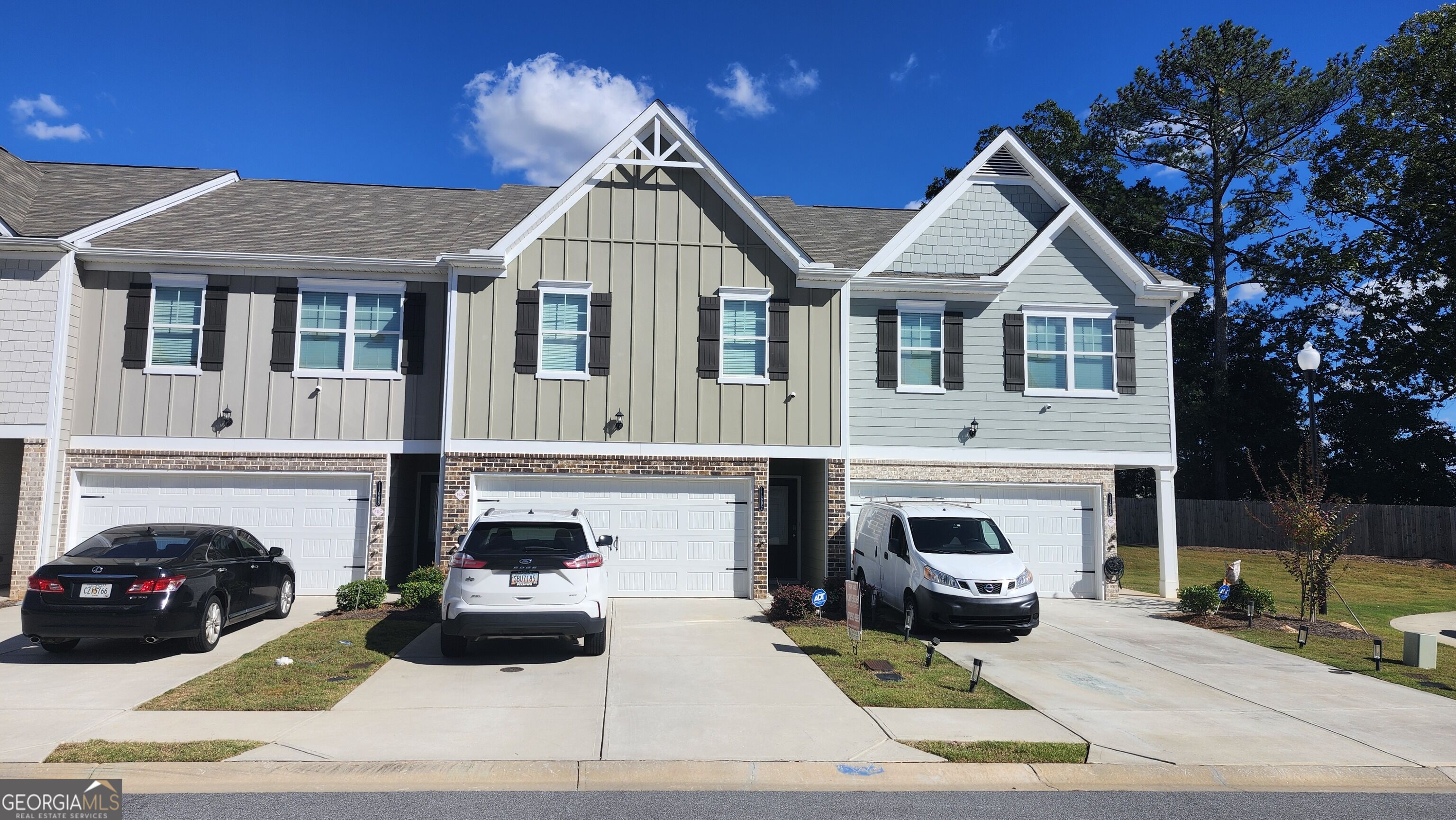 11692 Mendenhall Ct — photo