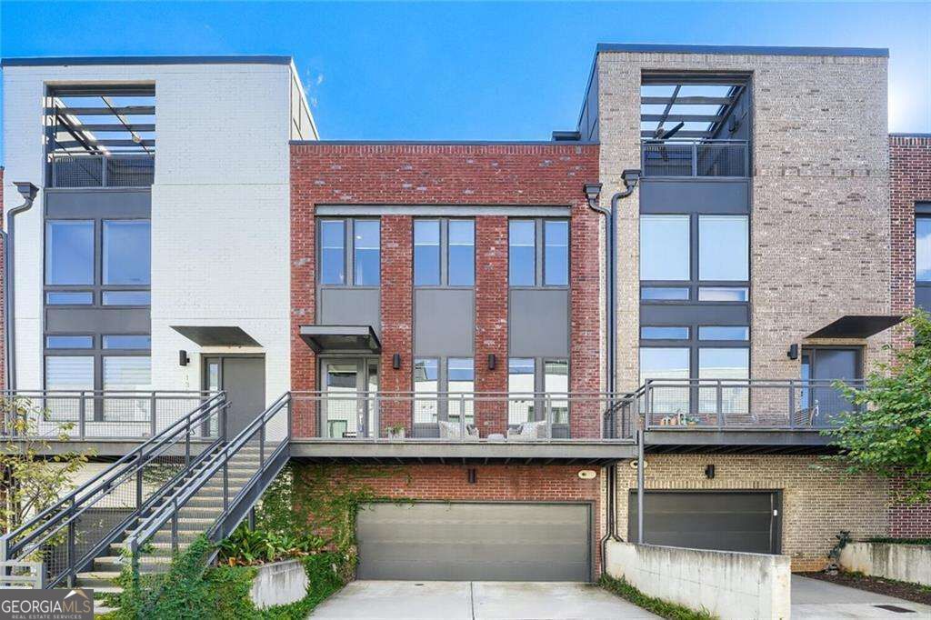 1305 Chelsea Cir NW — photo