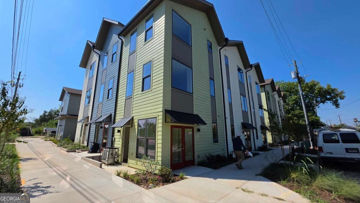 1121 Allene Ave SW Unit 201 — photo