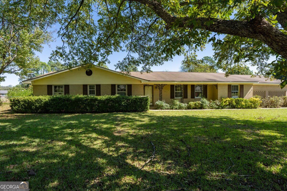 5848 School Rd — photo