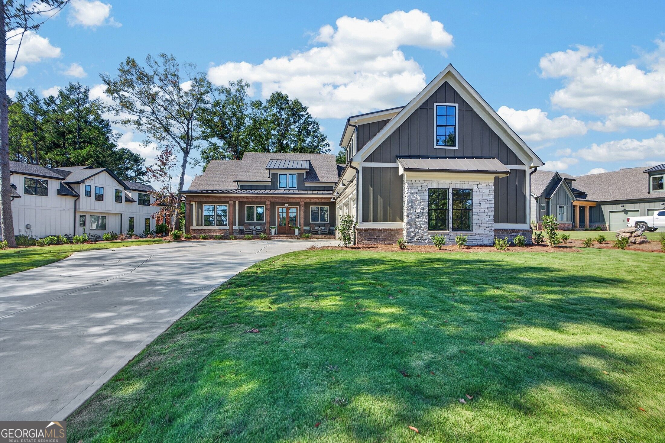 201 Eagles Way — photo