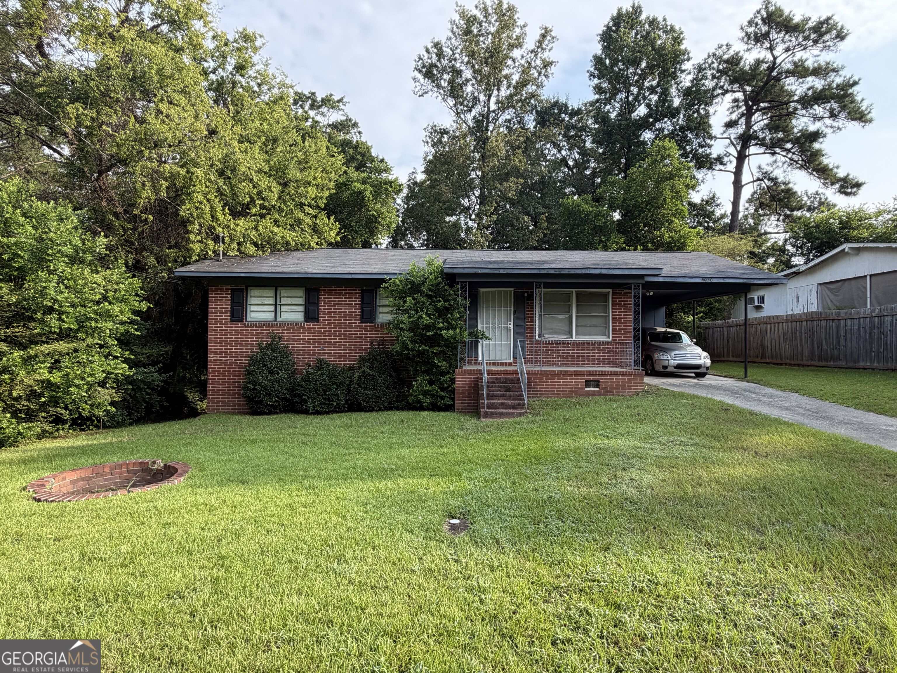 4020 Lindwood Dr — photo
