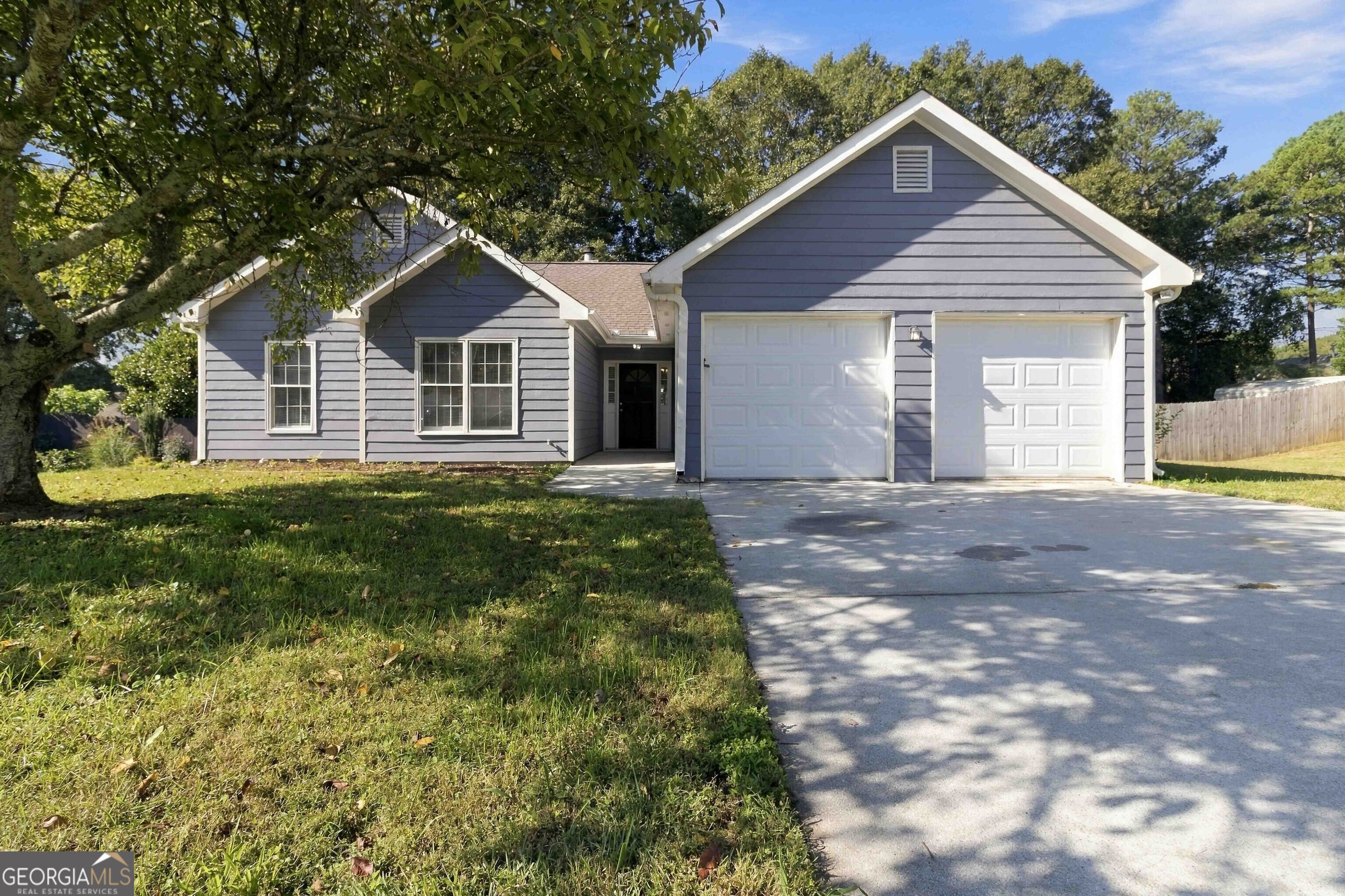 4215 Fox Chase Dr — photo