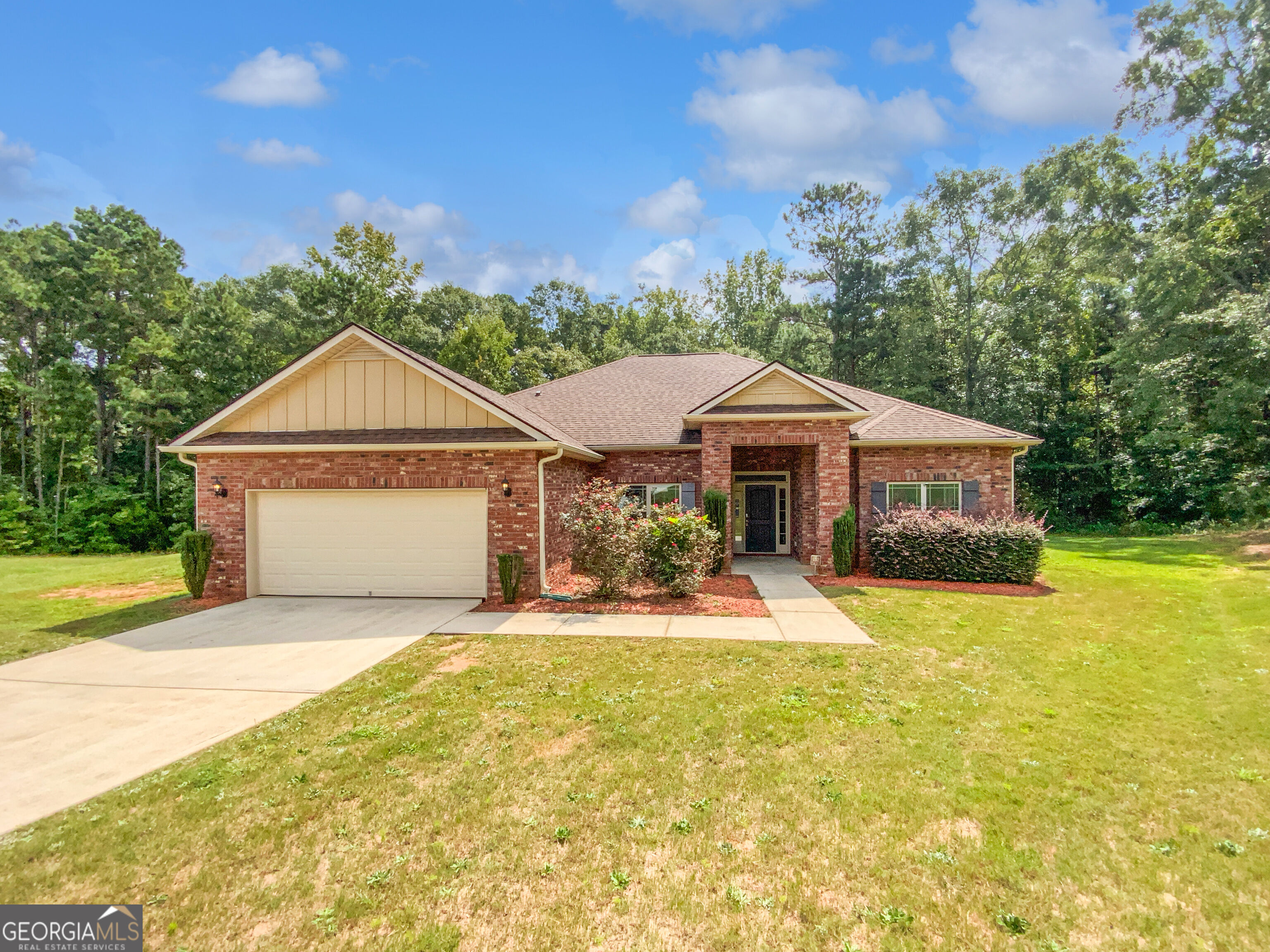 1037 Yorkshire Dr — photo