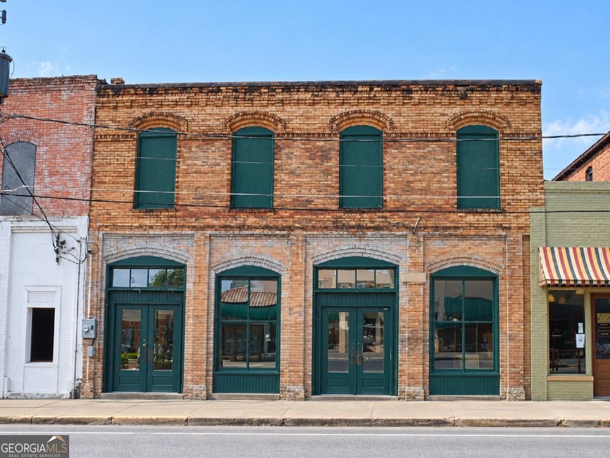 105 W Franklin St — photo