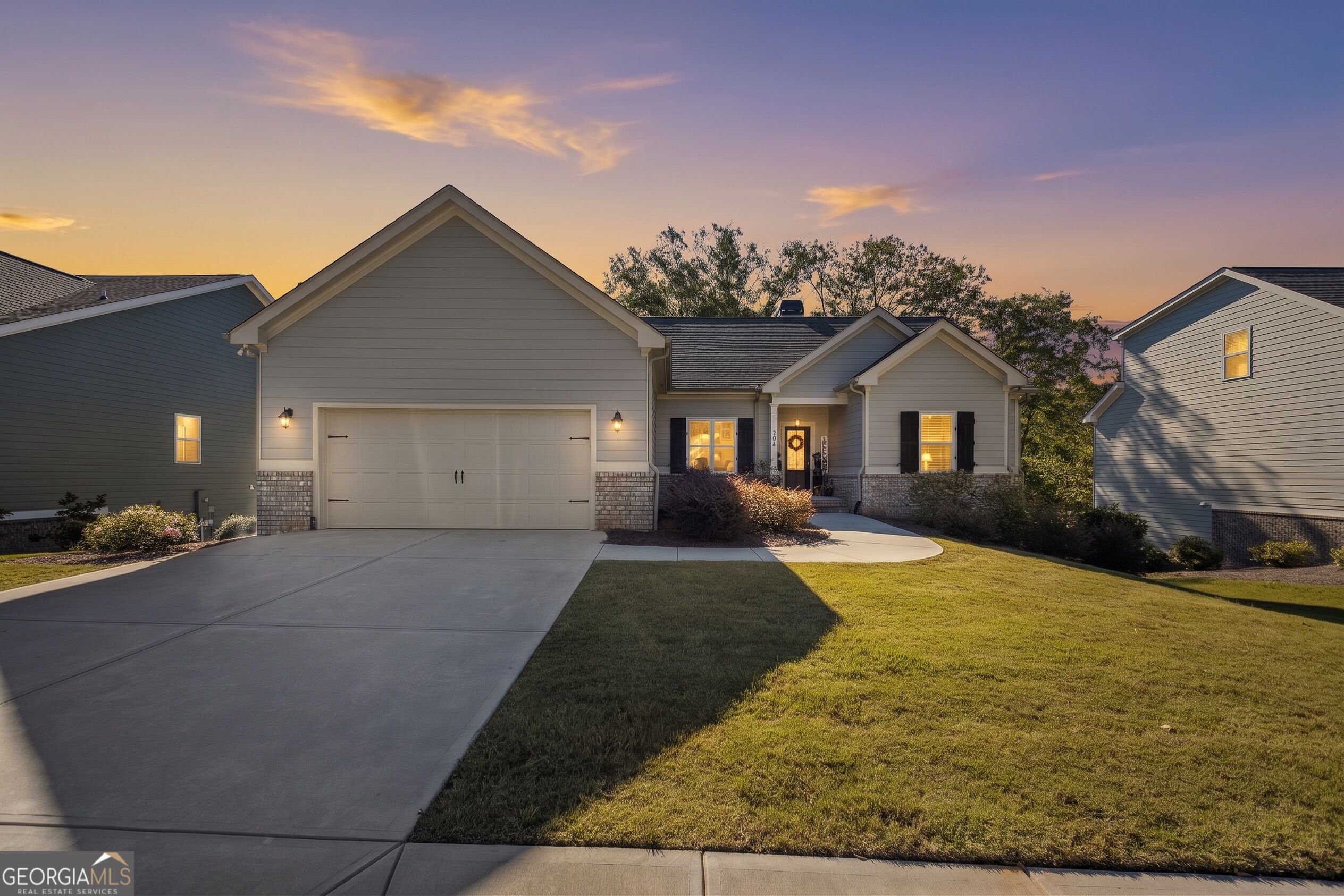 388 Sunset Dr — photo