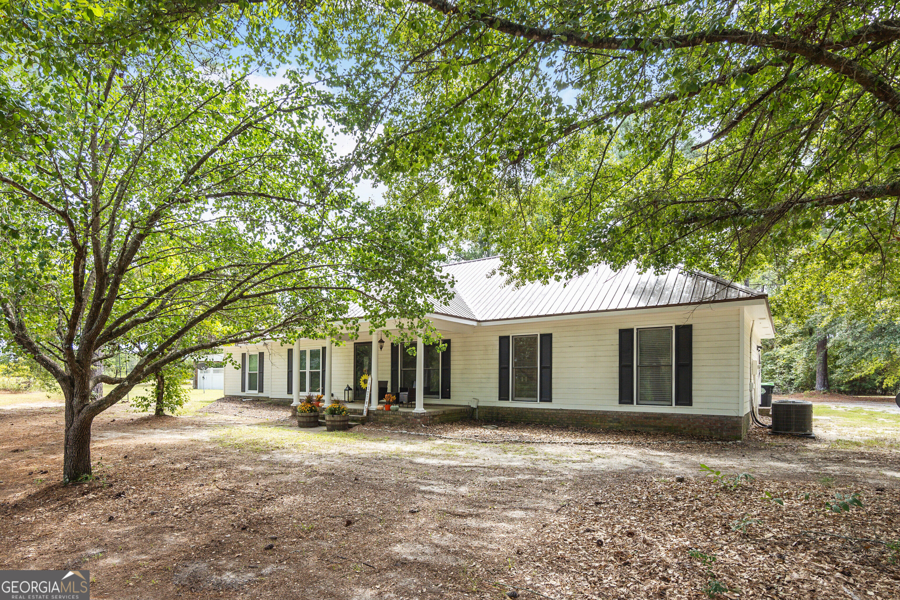 183 Hickory Nut Holw — photo