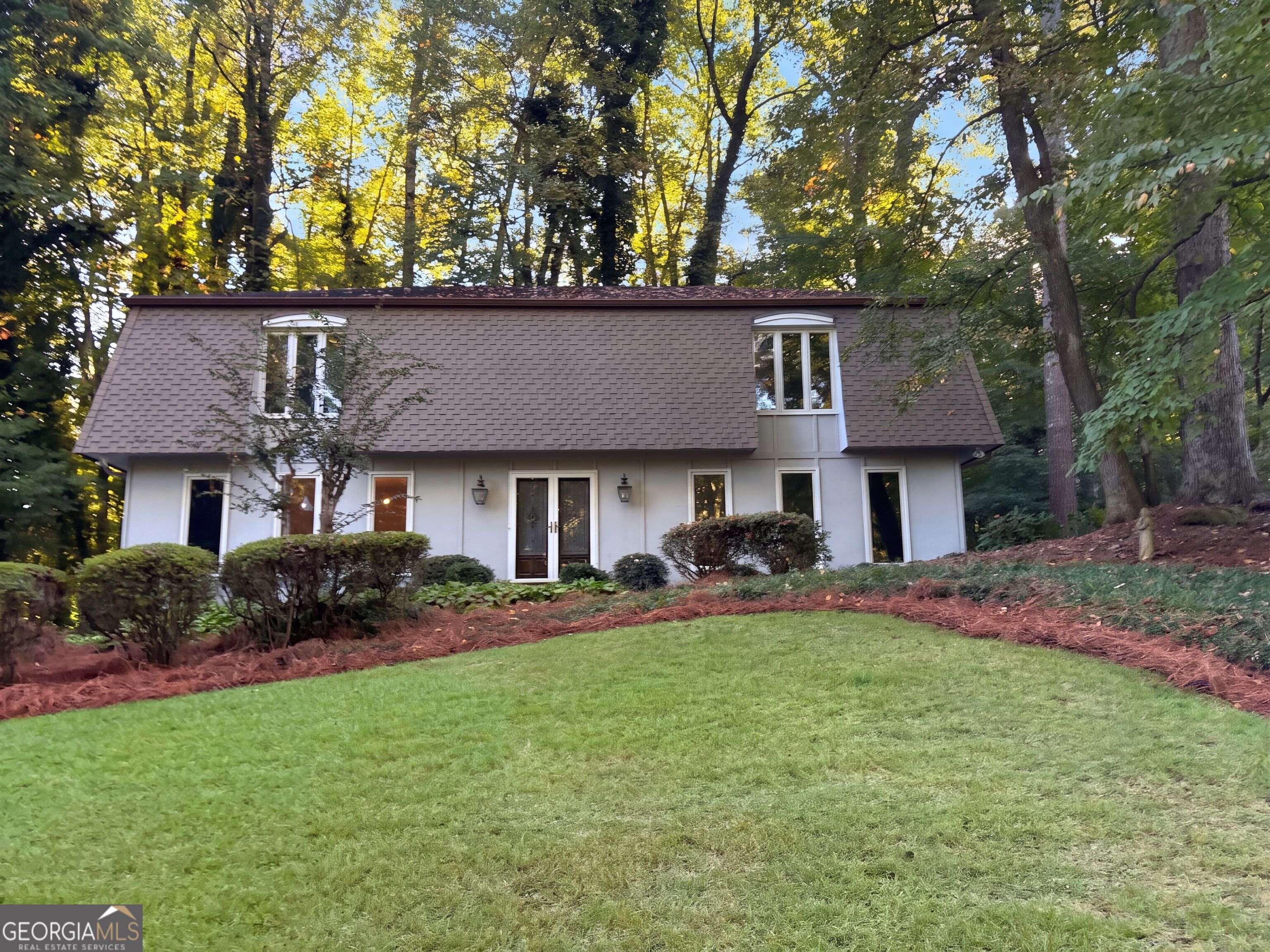 744 Fairfield Dr — photo
