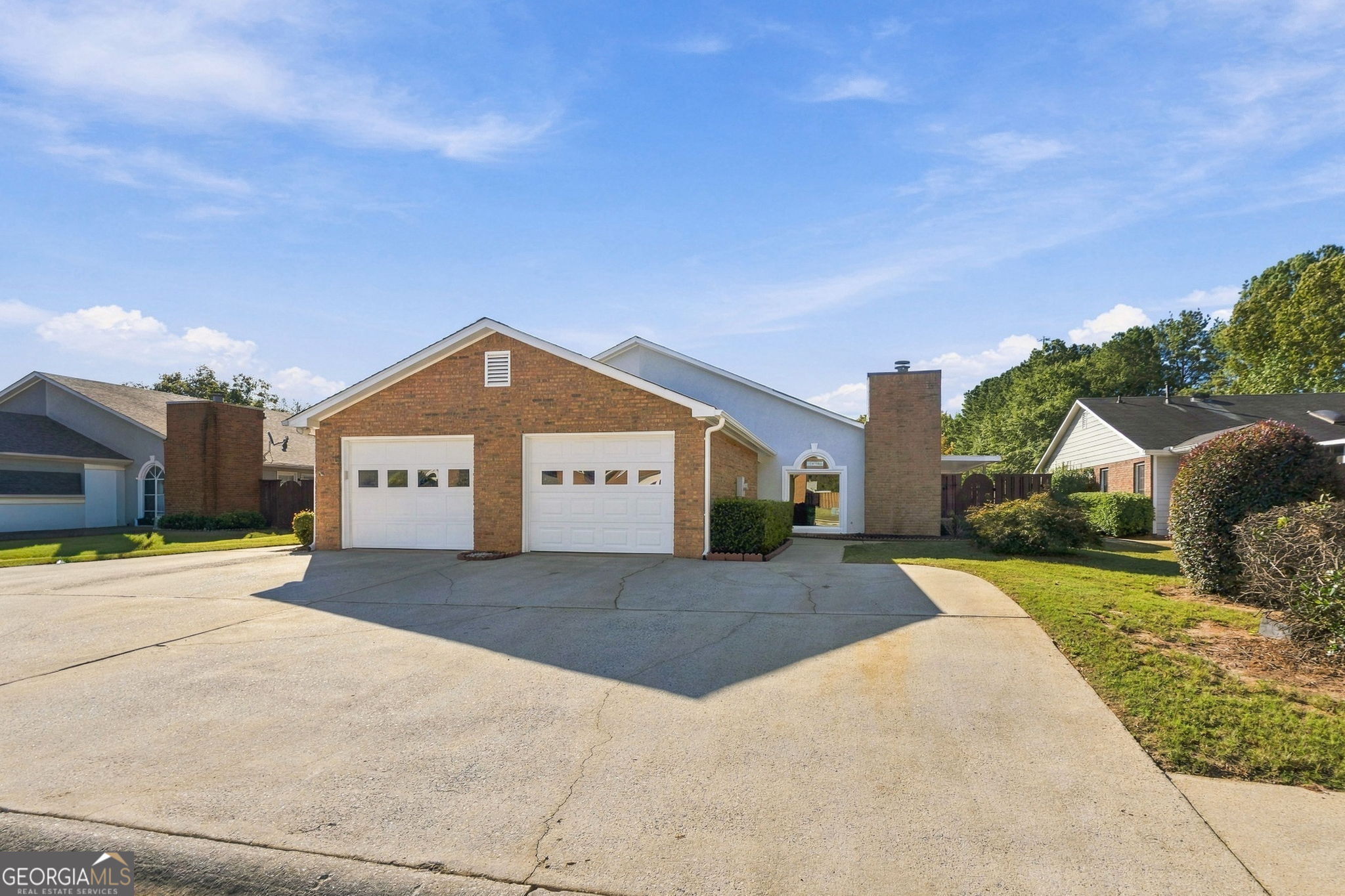 210 Courtyard Ln — photo