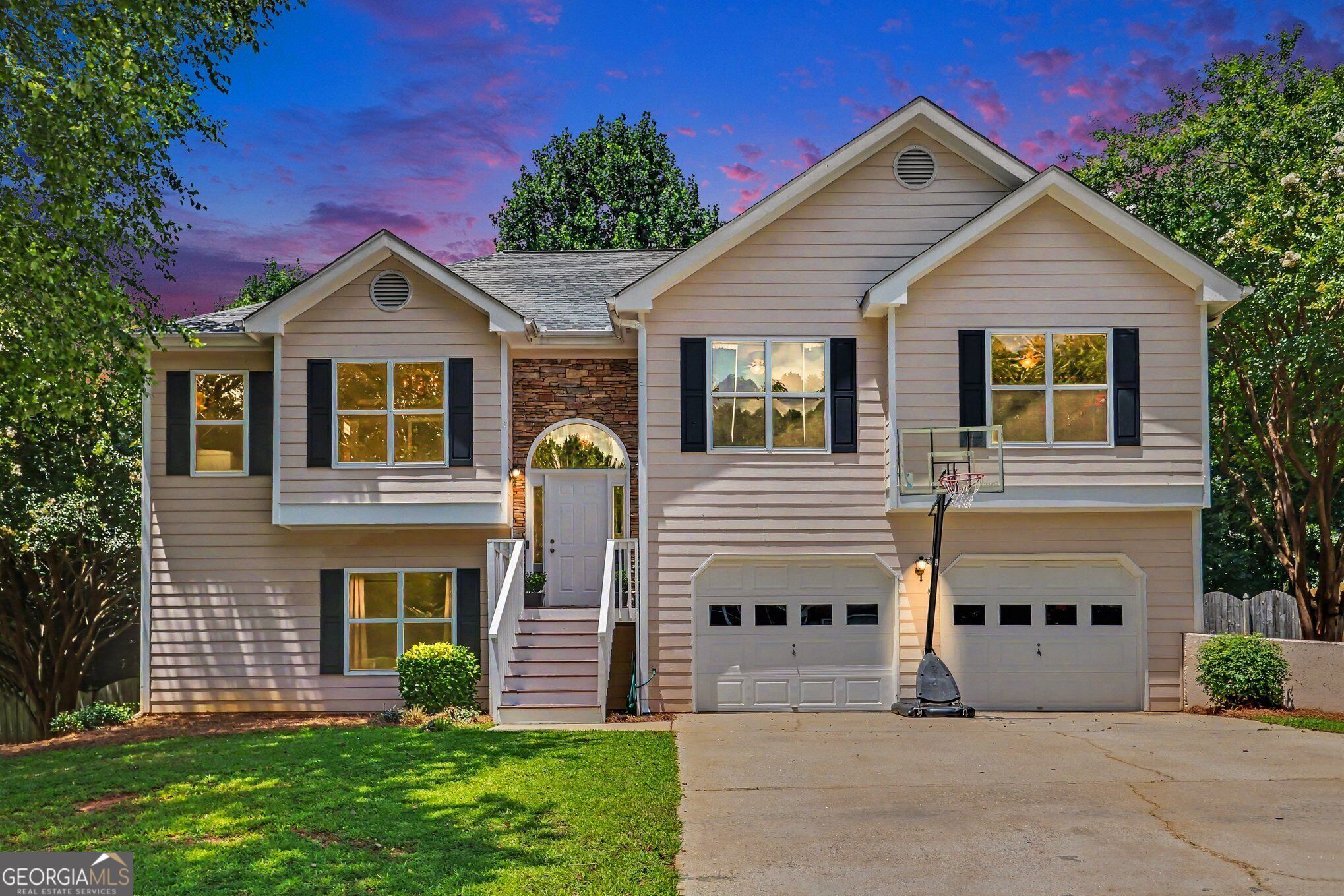 6219 Compass Dr — photo