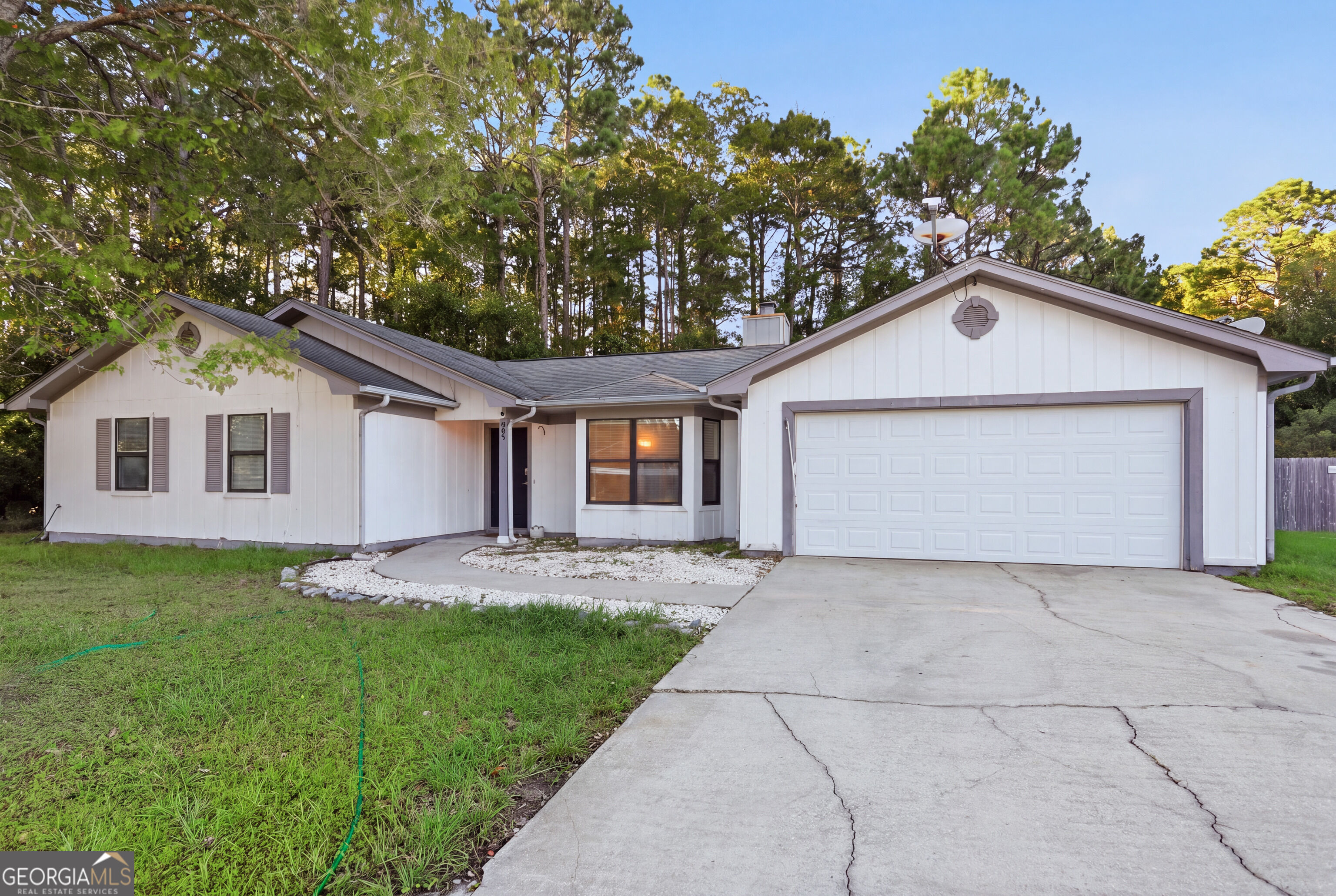 803 Regal Rd — photo