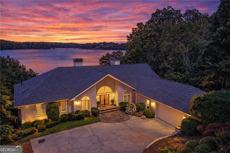 2917 Pointe Dr — photo