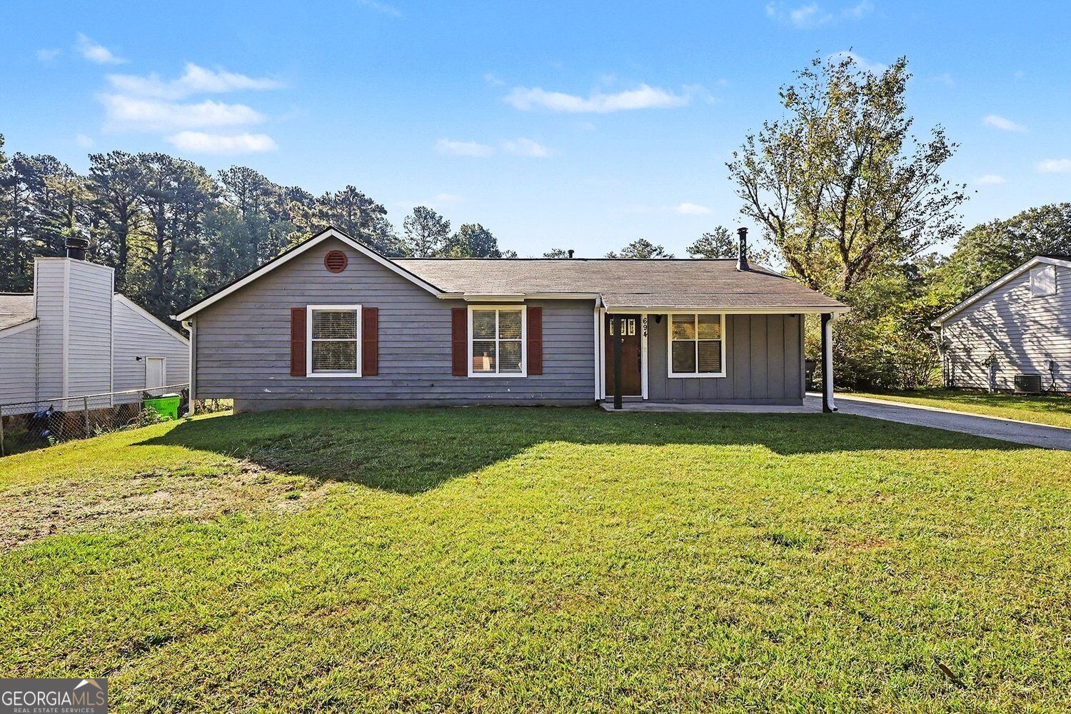 694 Waterview Dr — photo