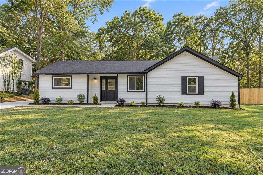 373 Hemlock Dr — photo