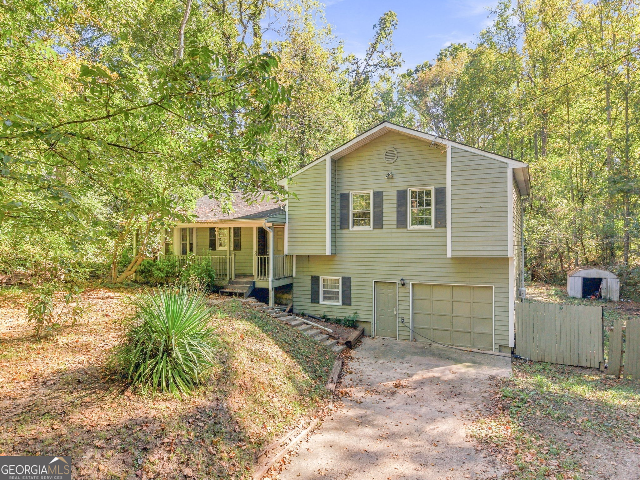 615 Charity Ln SW — photo