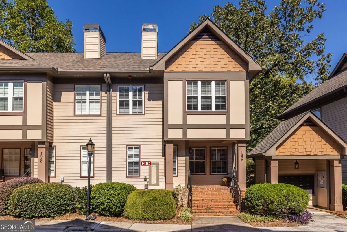 1332 Stillwood Chase NE — photo