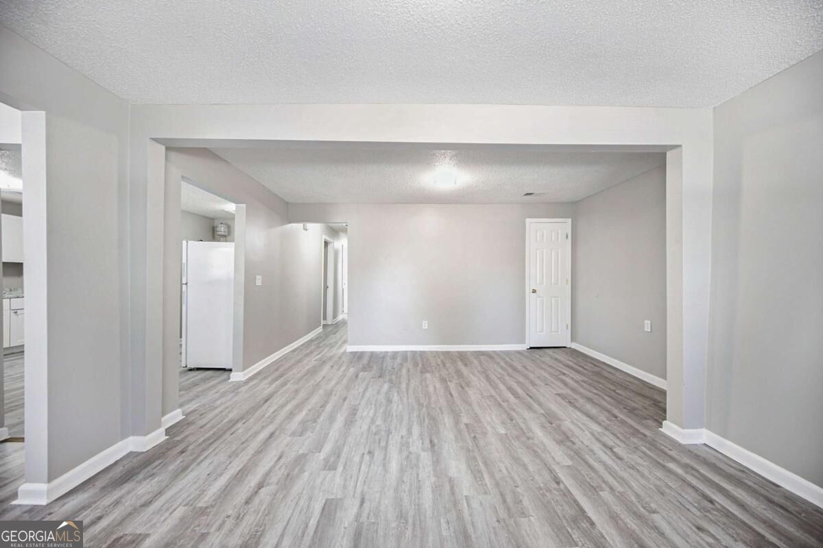 1367 Railroad Ave — photo