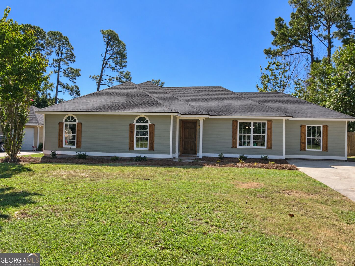 927 Pine Cone Cir — photo