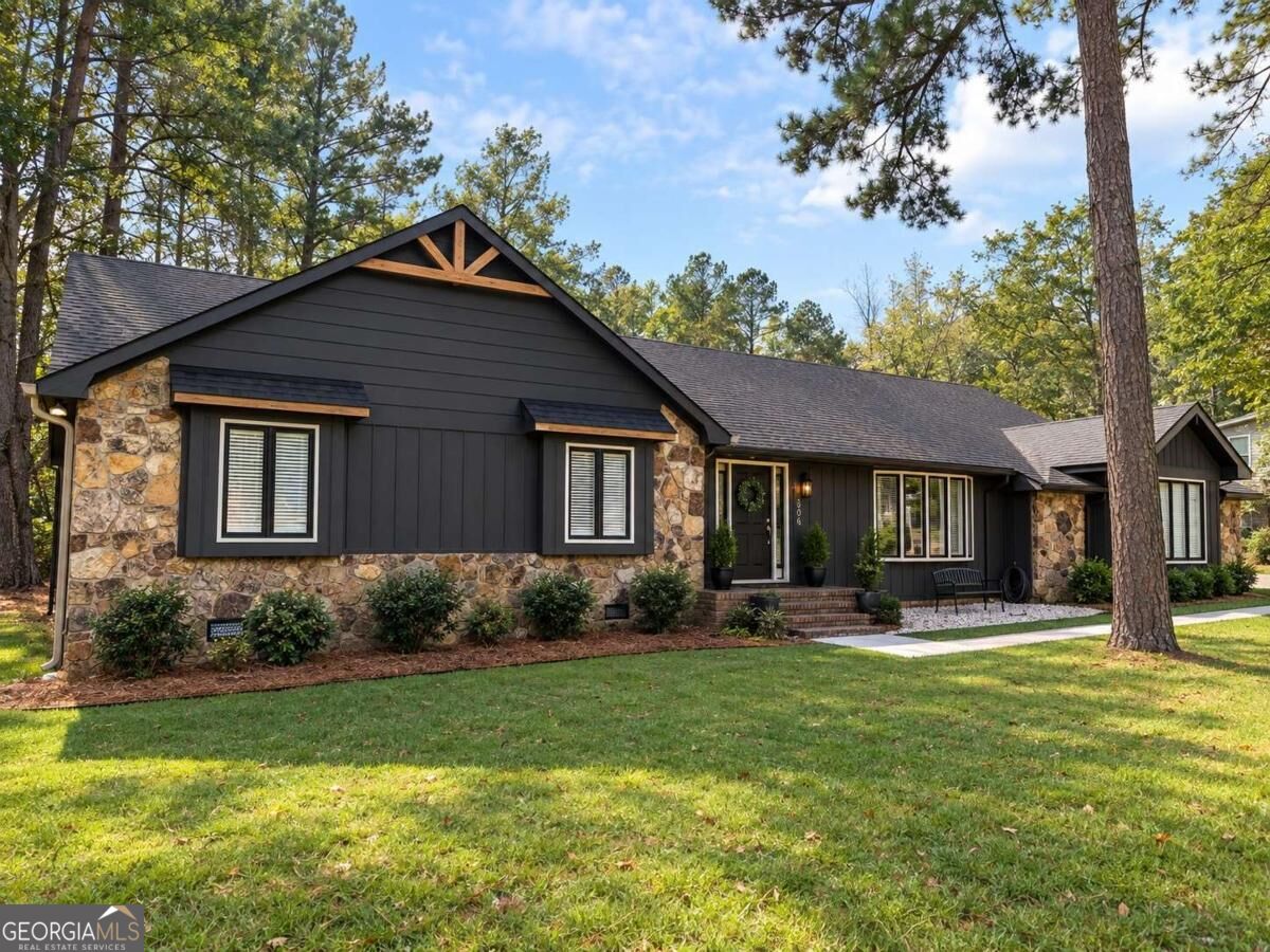 306 Pheasant Run SE — photo