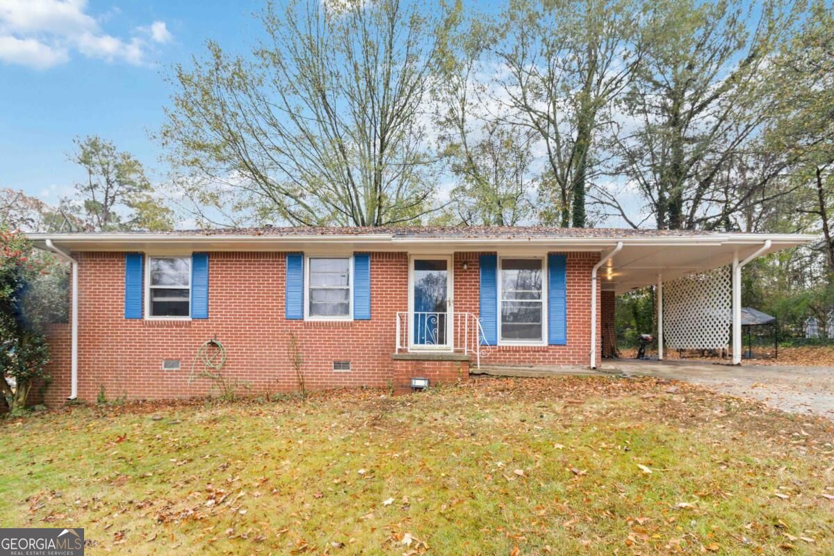 913 Longleaf Dr — photo