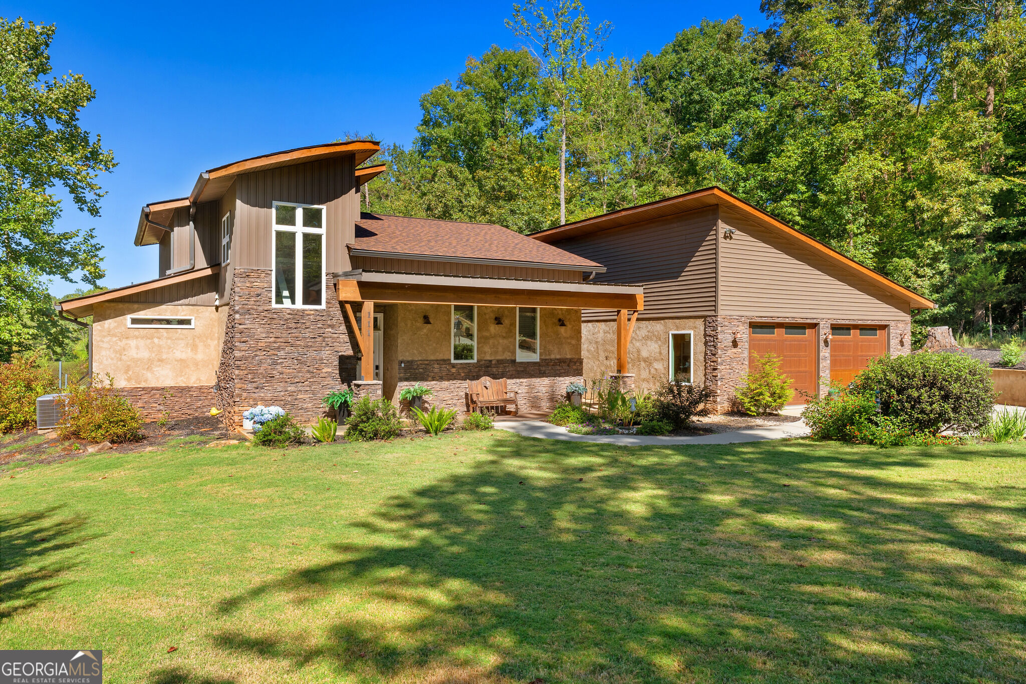 111 N Hogan Dr — photo