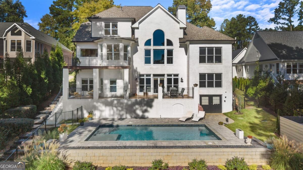 1250 Westchester Dr — photo
