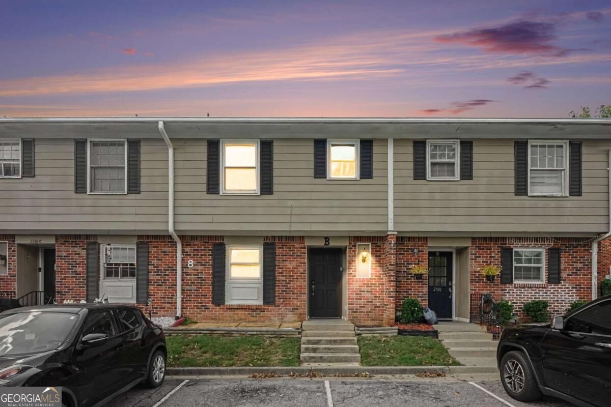 2100 Kings Gate Cir Unit 8B — photo