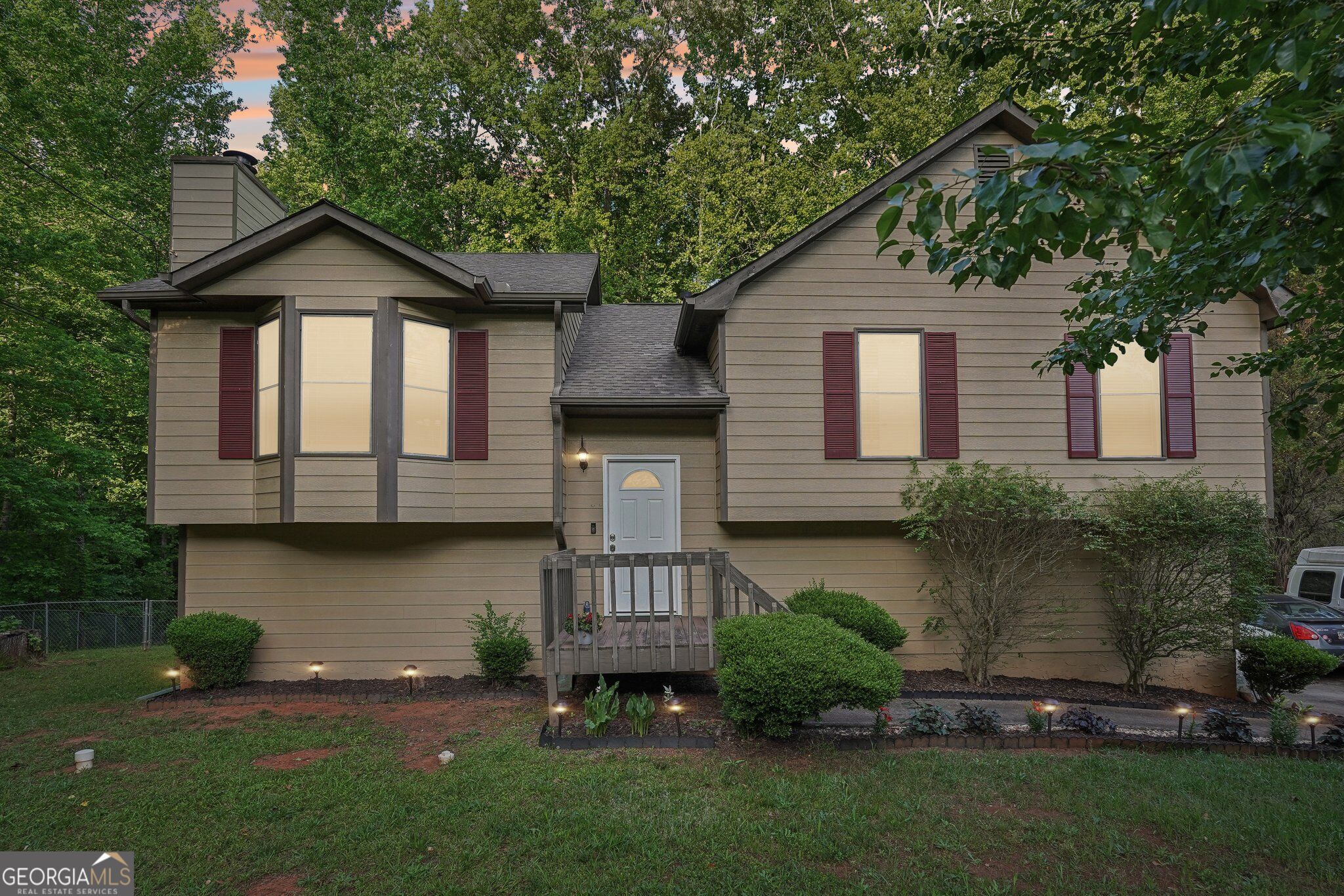 306 Deerfield Dr — photo
