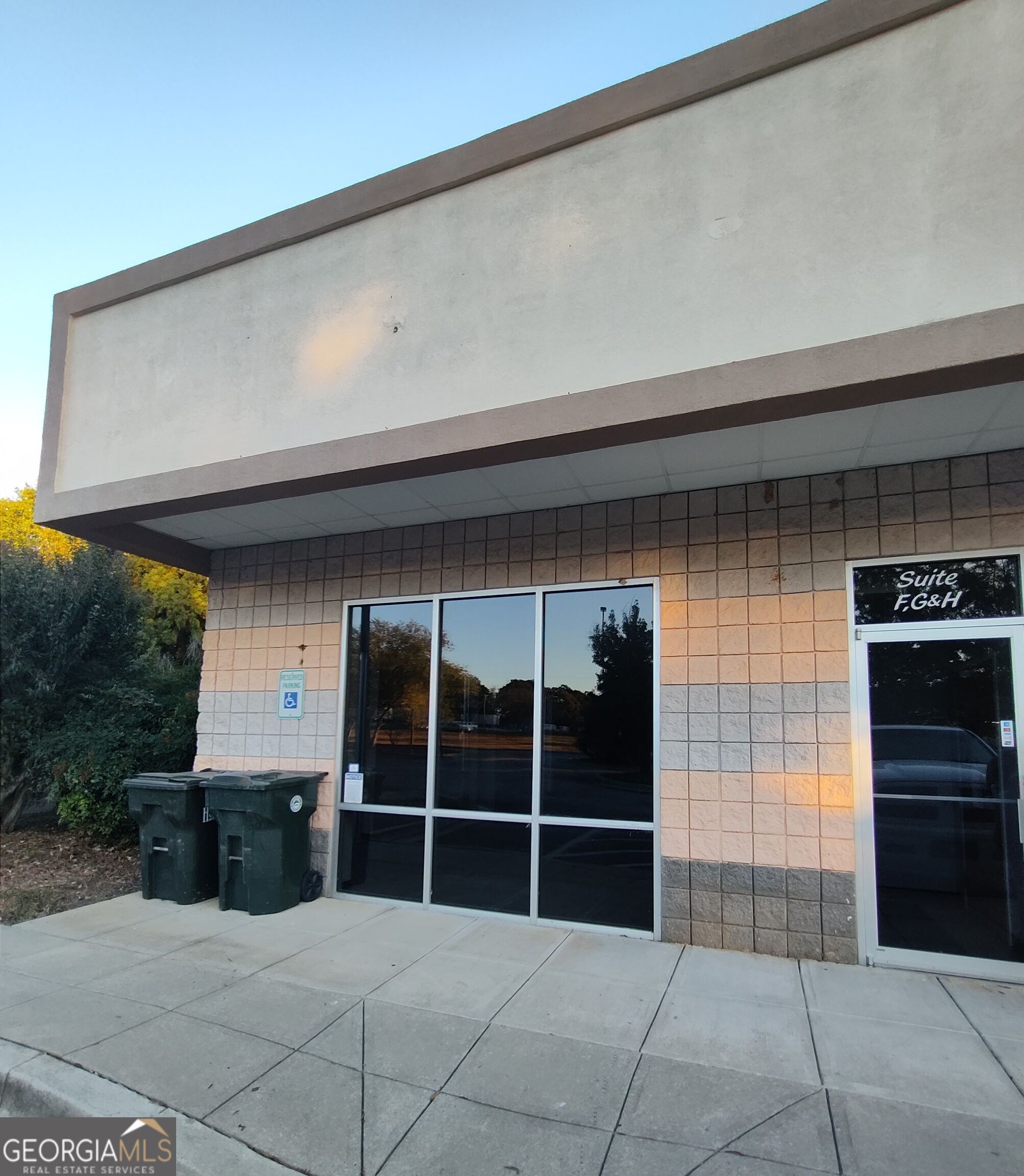 1087 E Franklin St Suite H — photo