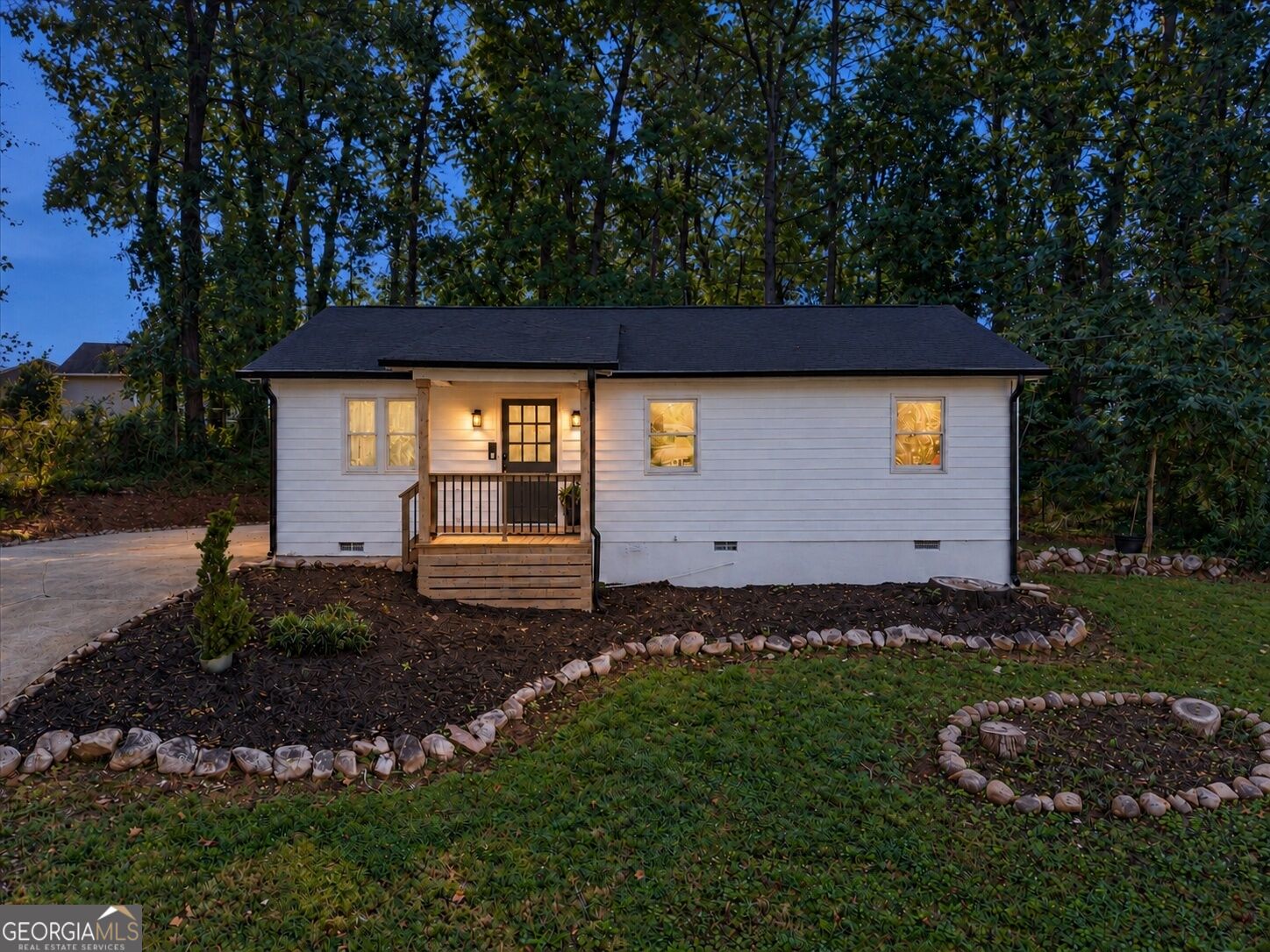 881 Brighton Dr — photo