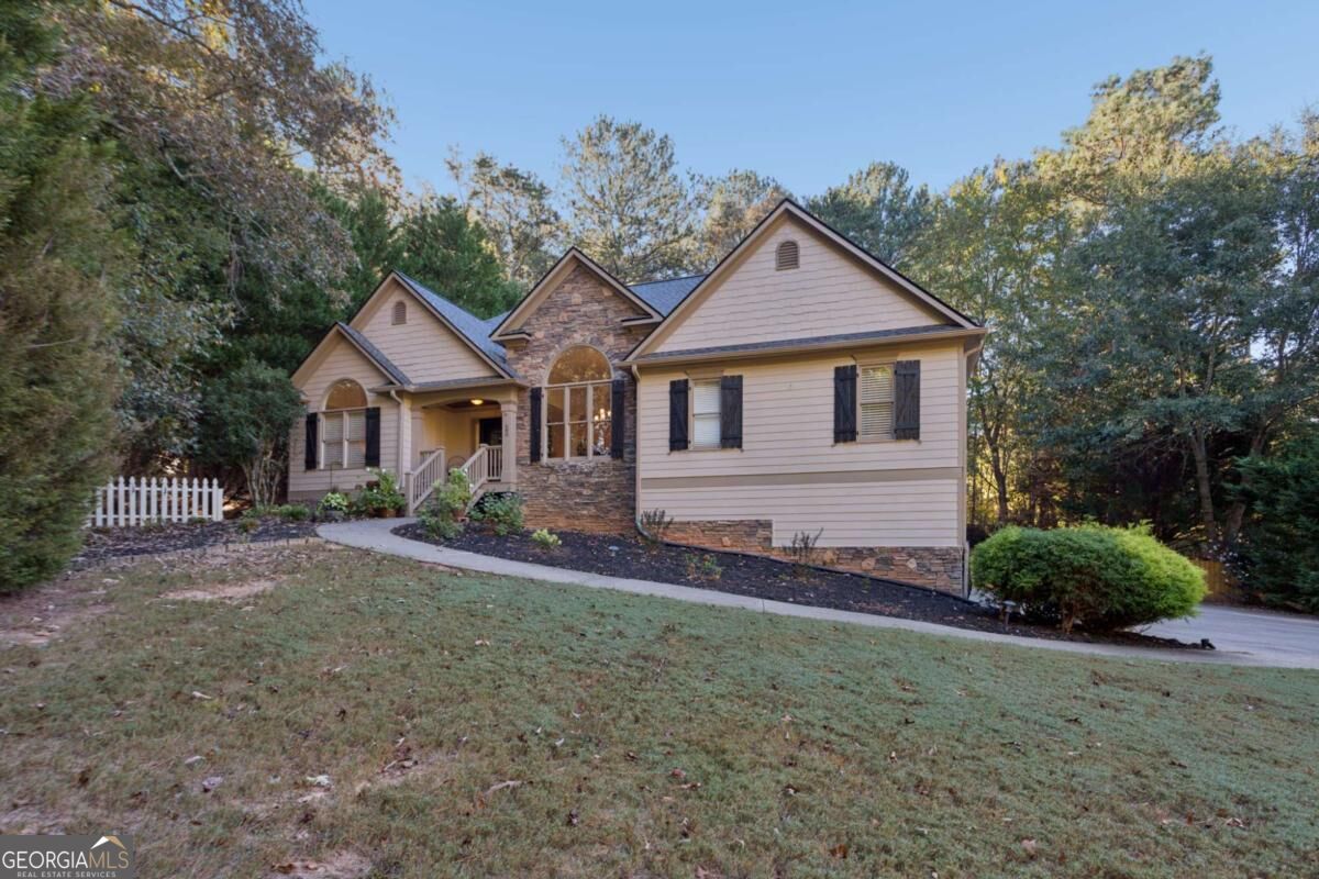680 Cable Road, Waleska, GA 30183