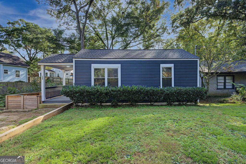 709 Francis Ave SE — photo