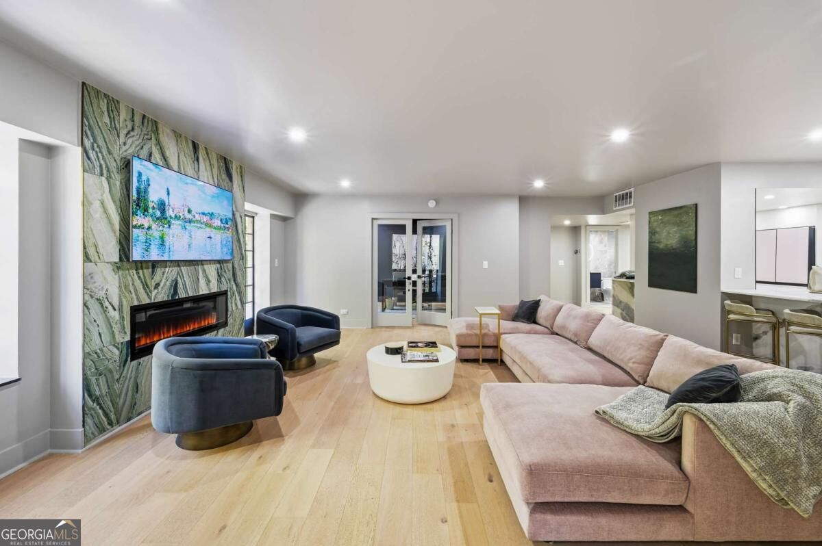 3648 Peachtree Rd NE Unit 2E — photo