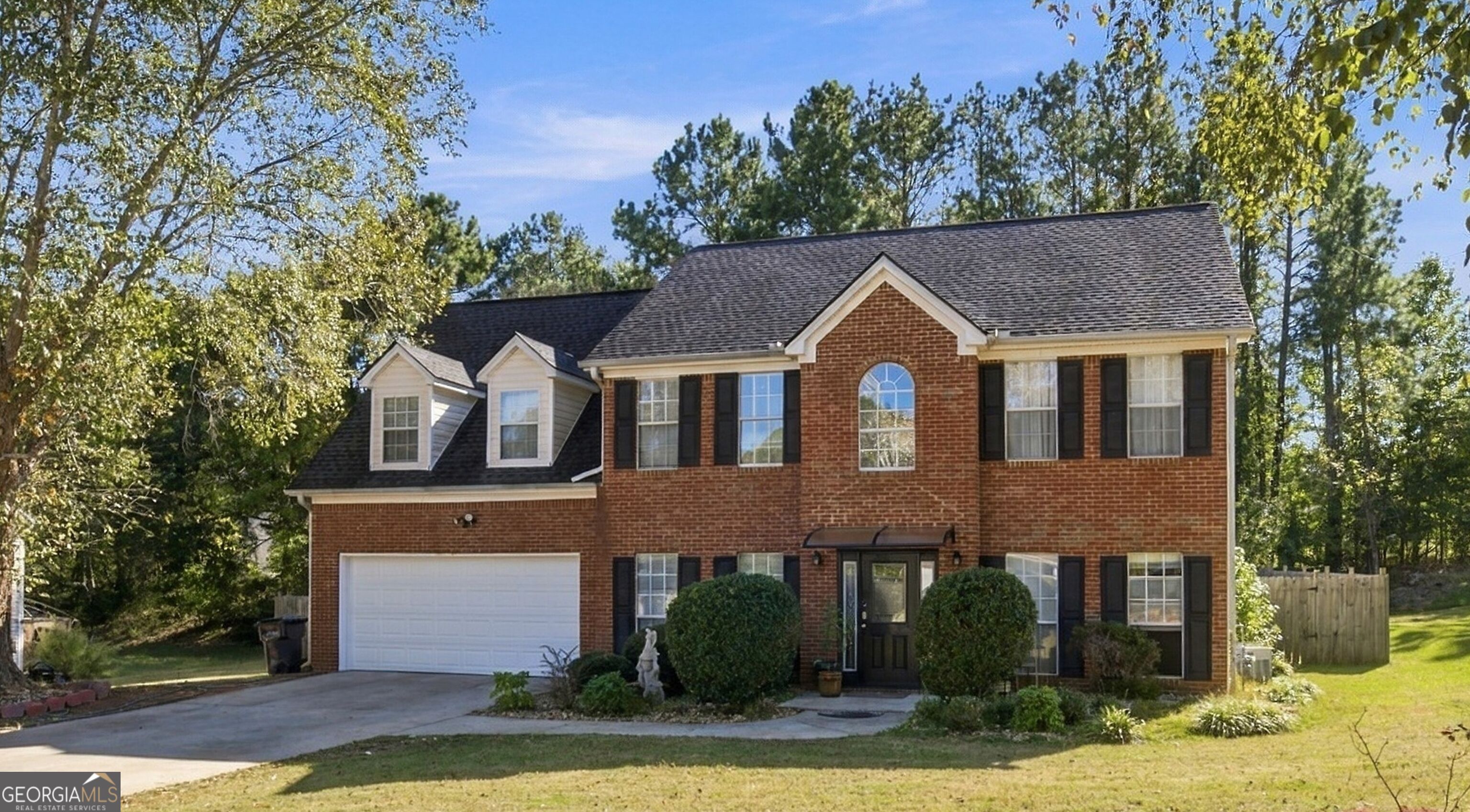 1426 Fall River Dr SE — photo