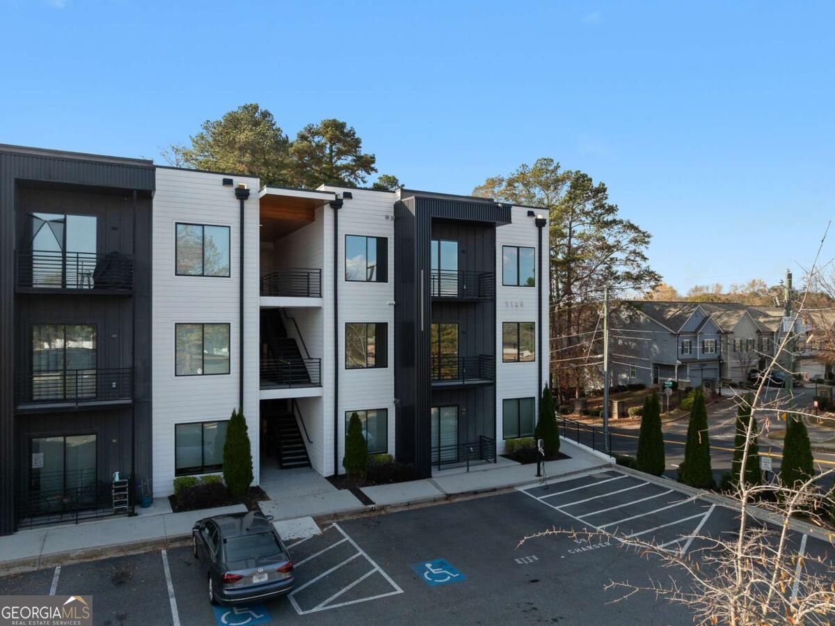1155 Custer Ave SE Unit 301 — photo