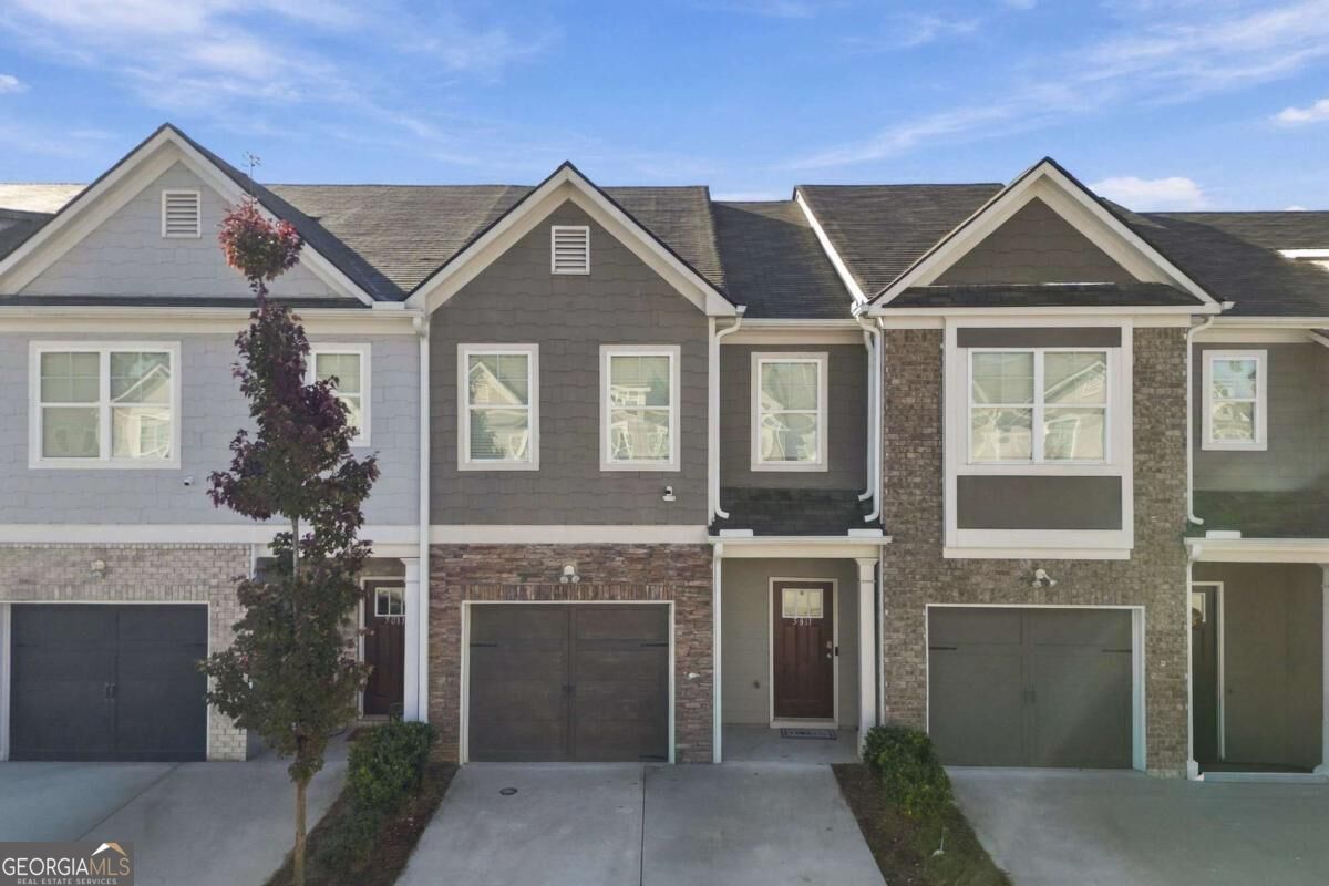 5811 Calle Vista Dr — photo